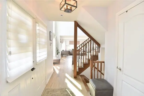 39 Panabaker DR #7, Hamilton, ON L9G 0A2