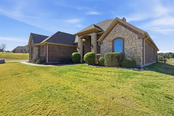 162 Ellis Spring Drive, Weatherford, TX 76085