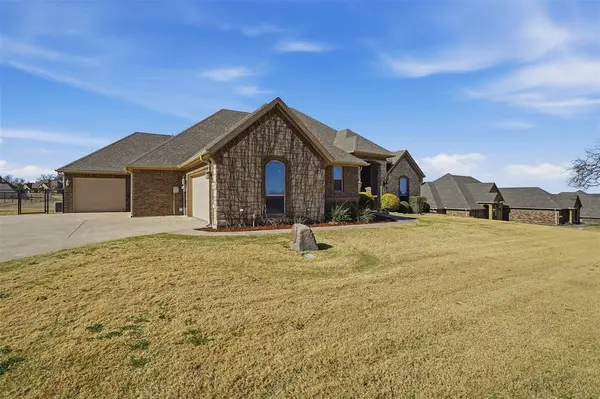 162 Ellis Spring Drive, Weatherford, TX 76085