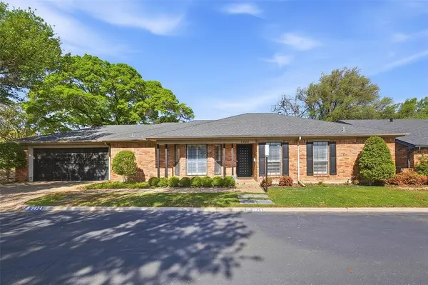 3824 Brookhaven Circle, Fort Worth, TX 76109