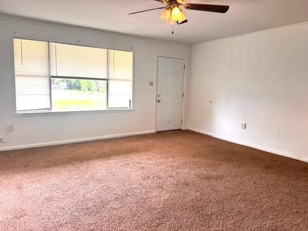 512 S Colorado Street, Whitney, TX 76692