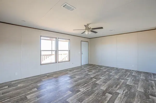 1057 Hopewell Road, Bellevue, TX 76228