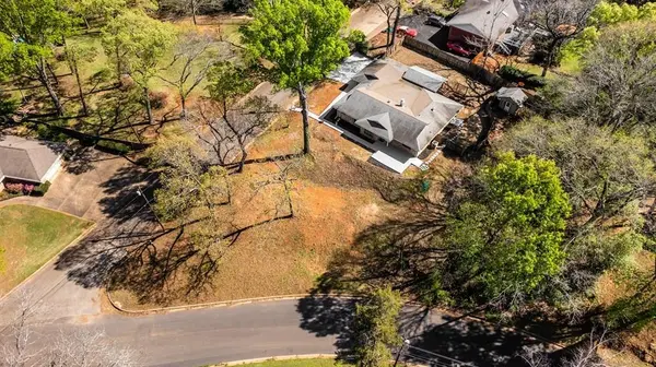 1112 Swanson Drive, Palestine, TX 75801