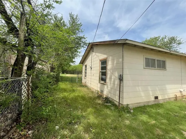 514 S Avenue C, Olney, TX 76374