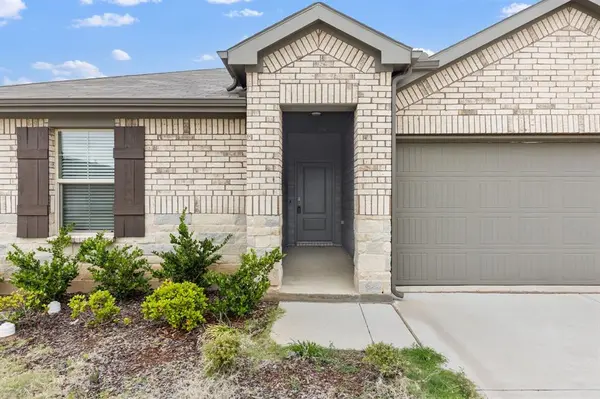 752 Cedarbrook Drive, Fort Worth, TX 76131