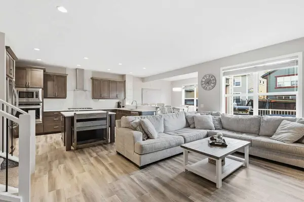 10 Riviera PL, Cochrane, AB T4C 0V4