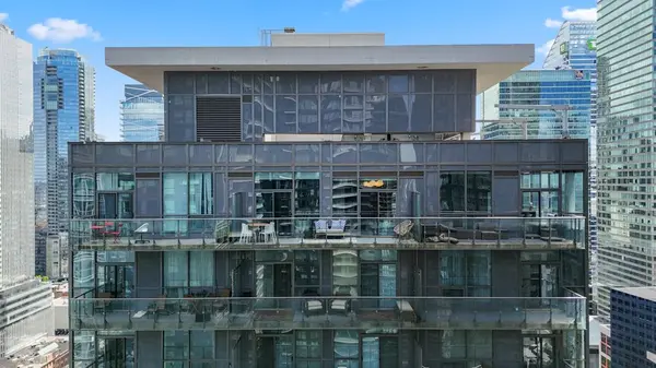 8 Mercer ST #3305, Toronto C01, ON M5V 0C4