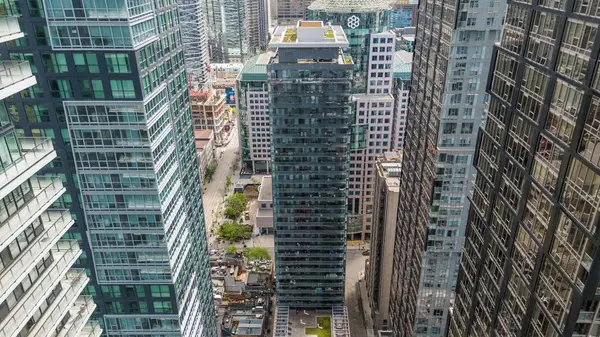 8 Mercer ST #3305, Toronto C01, ON M5V 0C4