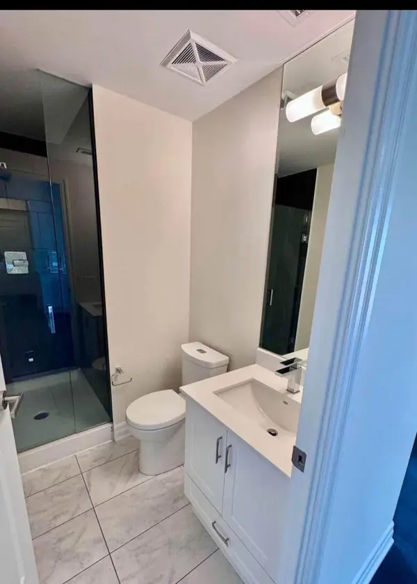 9085 Jane ST #1104, Vaughan, ON L4K 0L8