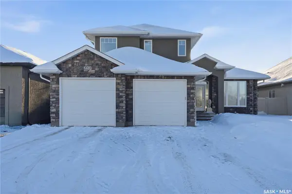 215 BEECHWOOD CRESCENT, Saskatoon, SK S7V 1K6