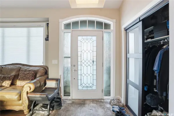 215 BEECHWOOD CRESCENT, Saskatoon, SK S7V 1K6