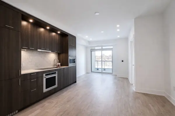 858 Dupont ST #309, Toronto W02, ON M6G 0C1