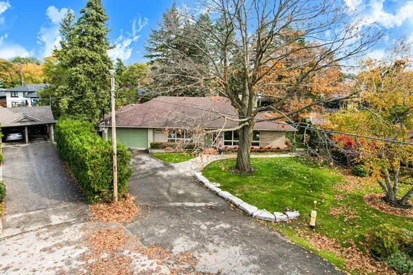 3 Twyford CT, Toronto W08, ON M9A 1W7