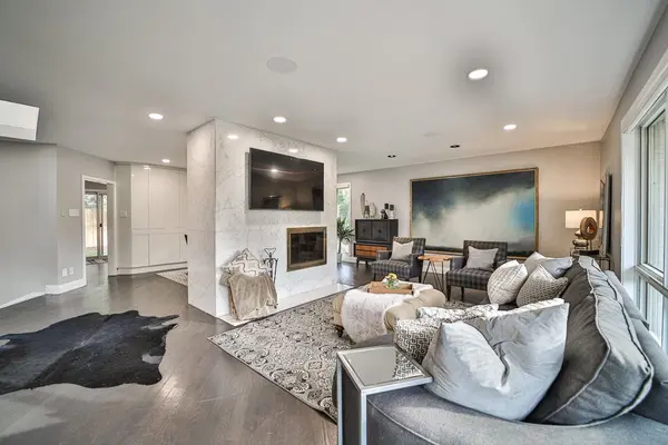 3 Twyford CT, Toronto W08, ON M9A 1W7