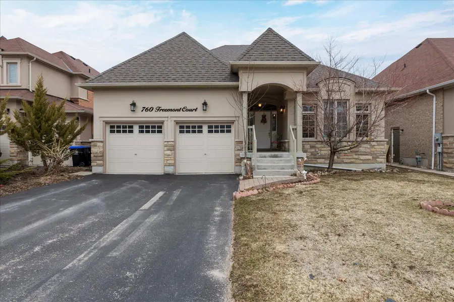 760 Freemont CT, Innisfil, ON L9S 0K4