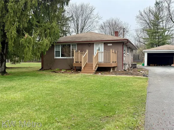 5036 Beecher RD, Flint Charter Township, MI 48532