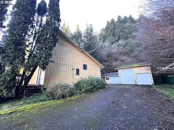321 JD LN, Reedsport, OR 97467