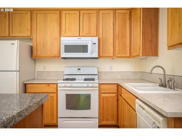 252 NW ELEVEN MILE AVE, Gresham, OR 97030