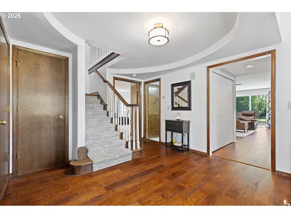 15701 SE 34TH CIR, Vancouver, WA 98683