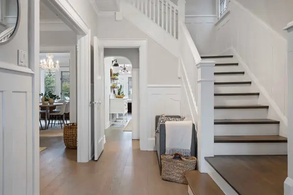 24 Glencairn AVE, Toronto C04, ON M4R 1M5