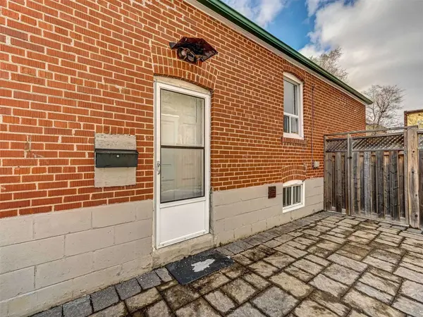 42 Cadillac AVE #Lower, Toronto C06, ON M3H 1S2