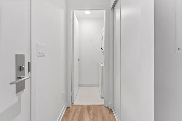 20 Edward ST #1019, Toronto C01, ON M5G 1C9