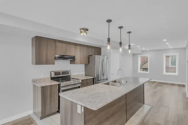 2500 Hill Rise CT #65, Oshawa, ON L1L 0M6