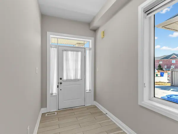 95 Chouinard WAY, Aurora, ON L4G 1B7