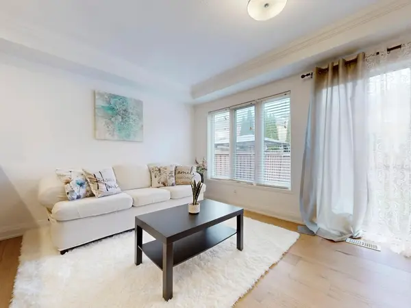 226 Canada DR, Vaughan, ON L4H 0K2