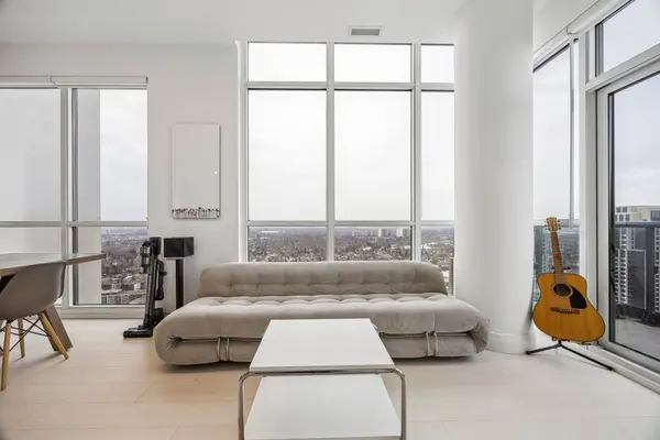 30 Gibbs RD #3302, Toronto W08, ON M9B 0E4