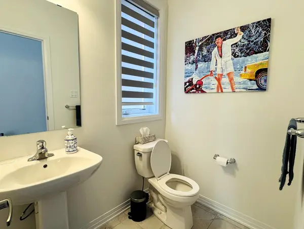 640 Windwood DR, Hamilton, ON L0R 1C0