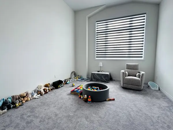 640 Windwood DR, Hamilton, ON L0R 1C0