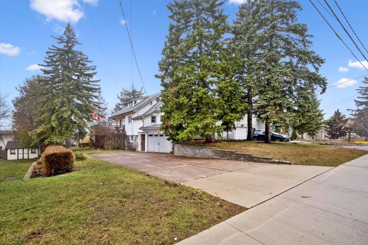 273 Thaler AVE, Kitchener, ON N2A 1R7