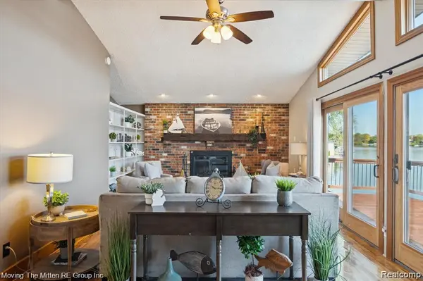 132 N Liberty ST, Belleville, MI 48111