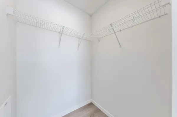 245 Edith PL NW #419, Calgary, AB T3R 2M7