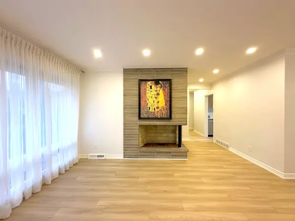 9 Terrington CT, Toronto C13, ON M3B 2J9