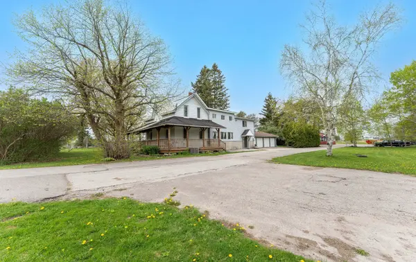 220 Queen RD W, Springwater, ON L0L 1P0