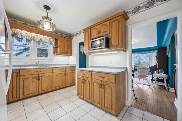 273 Thaler AVE, Kitchener, ON N2A 1R7