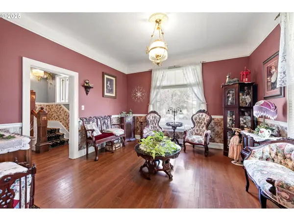 617 JUNIPER ST, Junction City, OR 97448