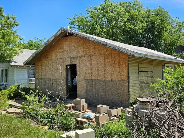 1008 Lackey Street, Brownwood, TX 76801