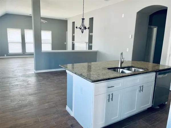 548 Kerry Street, Crowley, TX 76036