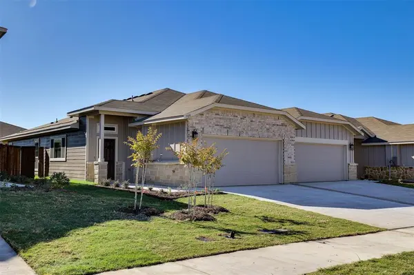 704 Wheatfield Drive, Venus, TX 76084