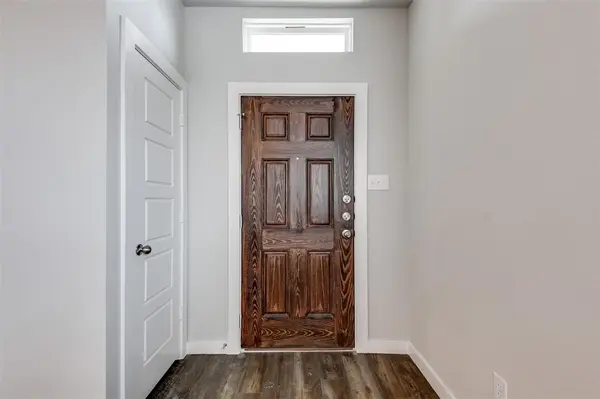 704 Wheatfield Drive, Venus, TX 76084