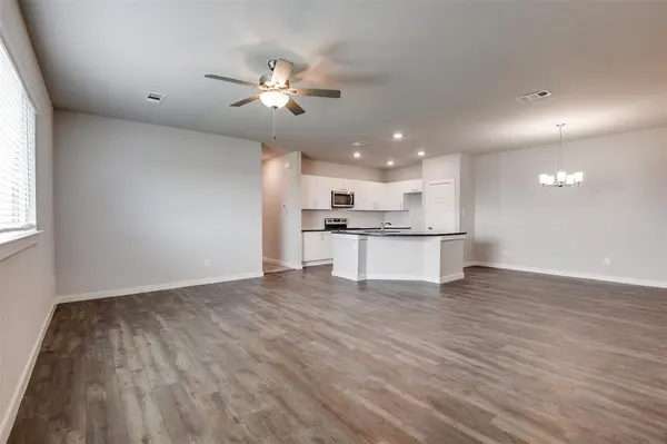 704 Wheatfield Drive, Venus, TX 76084