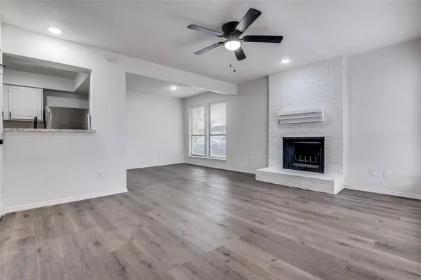 2166 E Arkansas Lane, Arlington, TX 76014