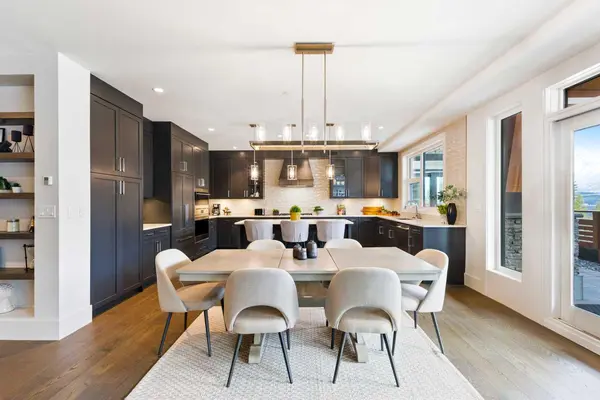 101A Stewart Creek Rise #102, Canmore, AB T1W 0K2