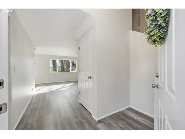 84485 PARKWAY RD, Pleasant Hill, OR 97455