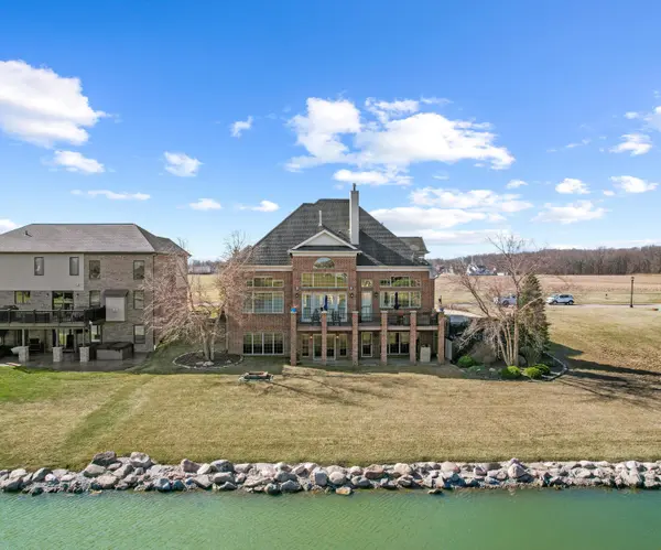 8178 Hunters Ridge DR, Berlin Twp, MI 48166