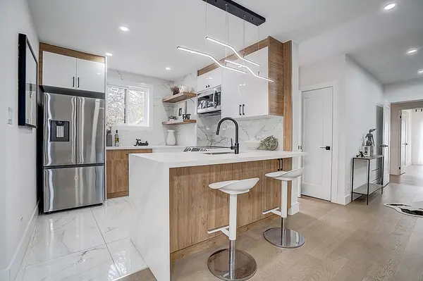 304 Kerswell DR, Richmond Hill, ON L4C 2X2