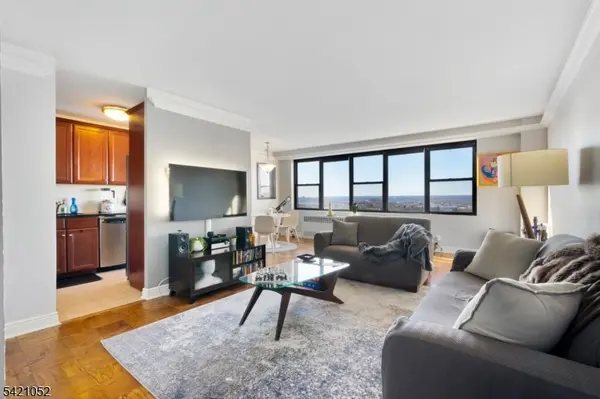 500 Central Ave #1014, Union City, NJ 07087